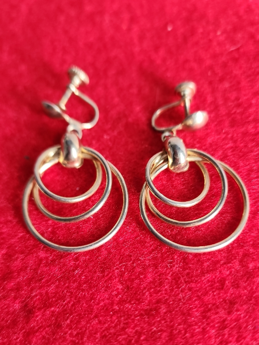 Vintage Elegant Gold-Tone Triple Hoop Screw-on Earrings